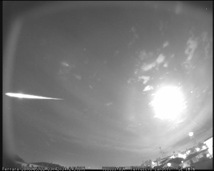 Fireball 22 May 2016 from Italy over Adriatic sea